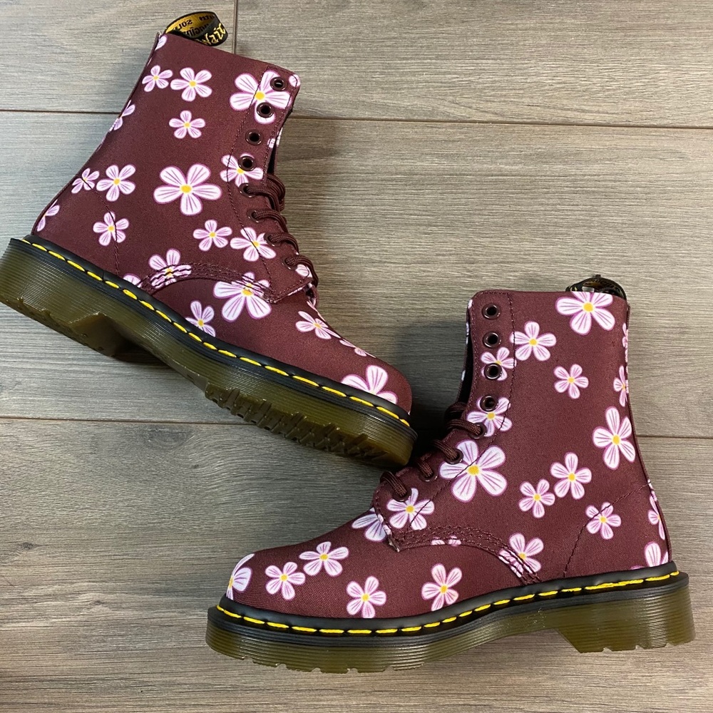 Dr. Martens | Page 8 Eye Meadow Cherry Boots Sz 5 - Picture 9 of 13